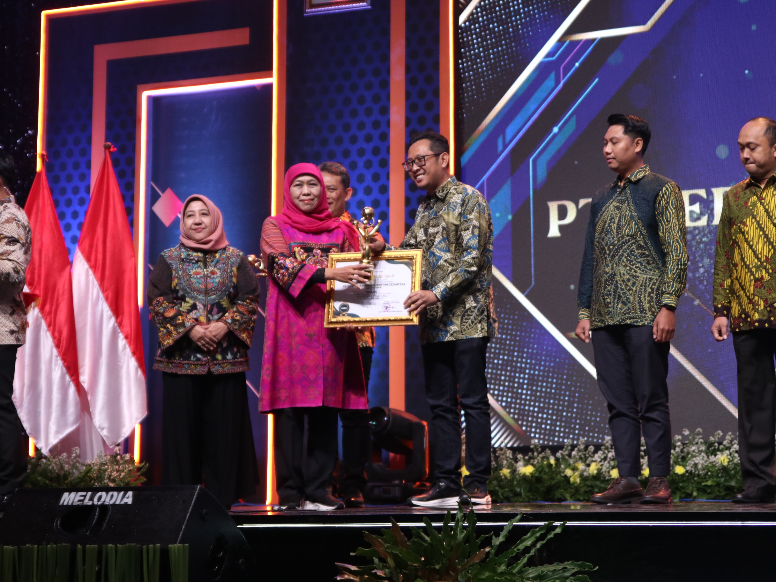 East Java Records Rp 74.69 Trillion Investment in H1 2025, JIIPE SEZ Wins Investment Award 2025 for Domestic Investment Category